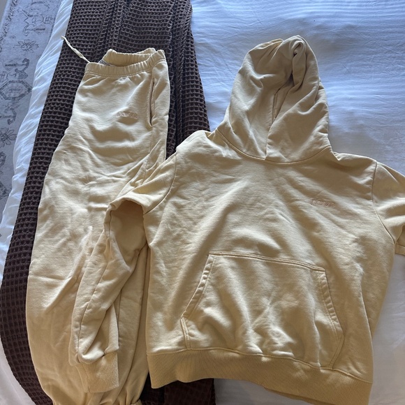 PARKE Sweatsuit - Picture 3 of 3